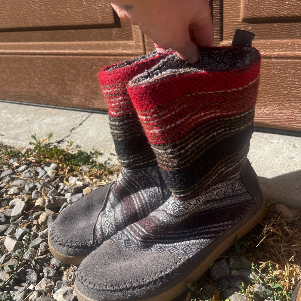 Toms Red and Black Women's Moccasins